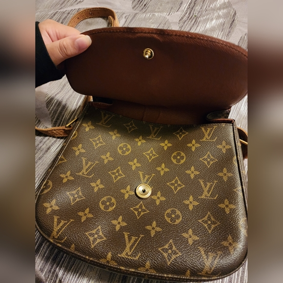 Louis VuittonSaint Cloud GM Cross Body Bag - Picture 5 of 11